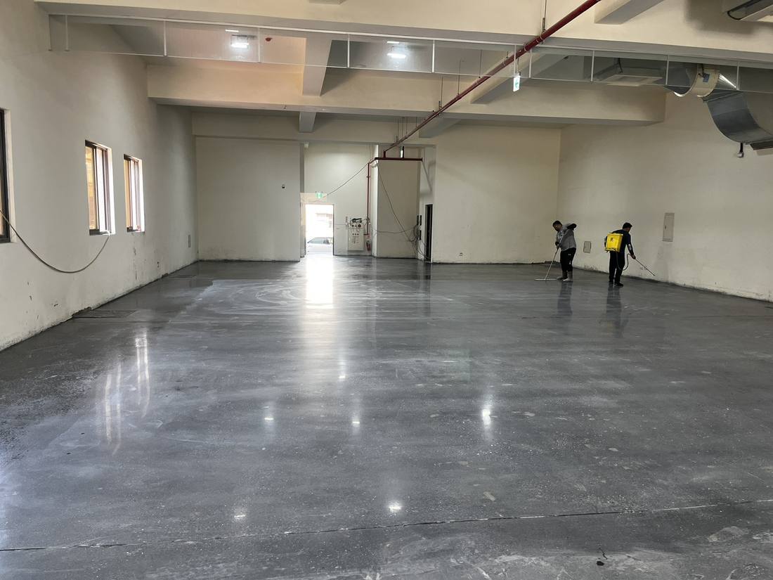 商業空間混凝土地坪完工，寬敞光亮地面